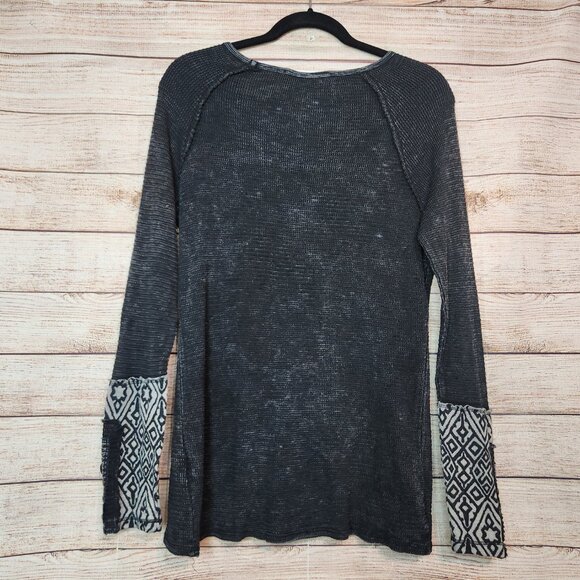 Able Distressed Cuffs Boho Dark Romantic Grunge Waffle Henley Top Women's Size L - Picture 10 of 16